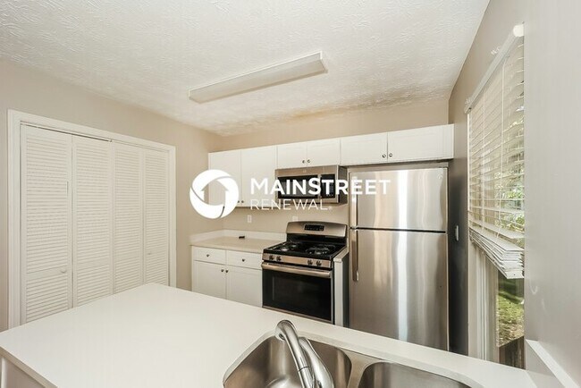 Building Photo - 3 Bedroom Pet-Friendly Home in Union City, GA with Main Street Renewal