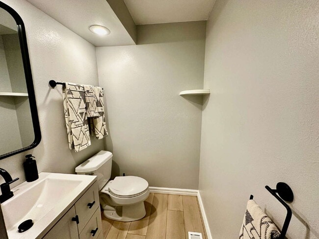 Building Photo - "Charming 3-Bed Home with Finished Basemen...