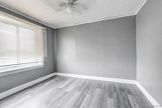 Building Photo - 13535 La Salle Blvd