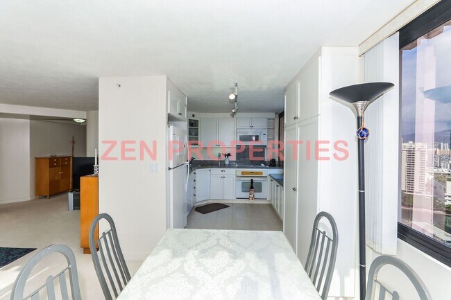 Building Photo - Fully furnished 2 bdrm / 2 bath / 1 parking unit at The Windsor Waikiki