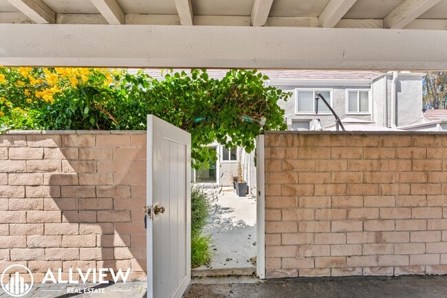 Building Photo - Spacious 3 Bed/2.5 Bath, 2-Story Home with Private Patio Available Now!