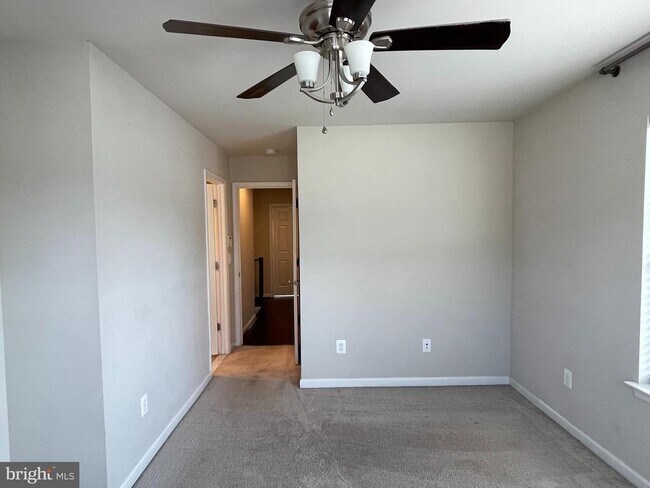 Building Photo - 201 Woodstream Cir