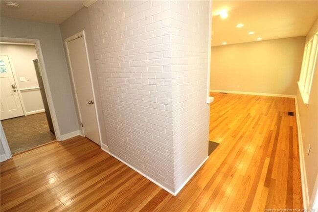 Building Photo - 1009 Dogwood Ln
