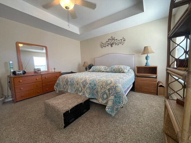 Building Photo - 13954 Seafarer Dr