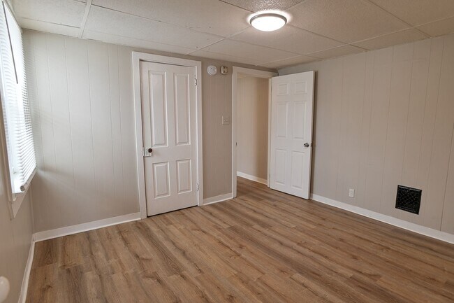 Building Photo - 226 W Simpson St