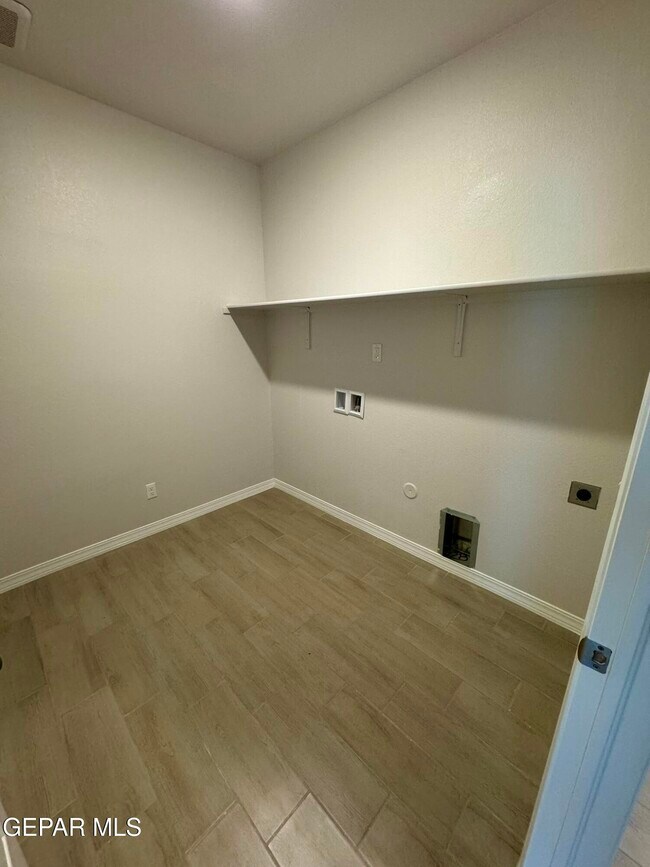 Building Photo - 7500 Enchanted Ridge Dr