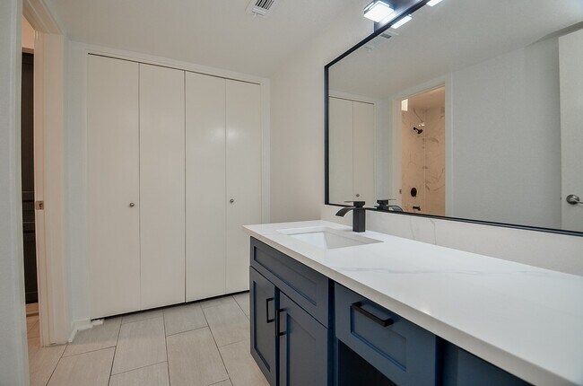 Building Photo - 2333 Bering Dr