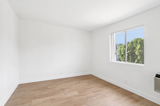 Floorplan - 15444-15454 Chatsworth St.