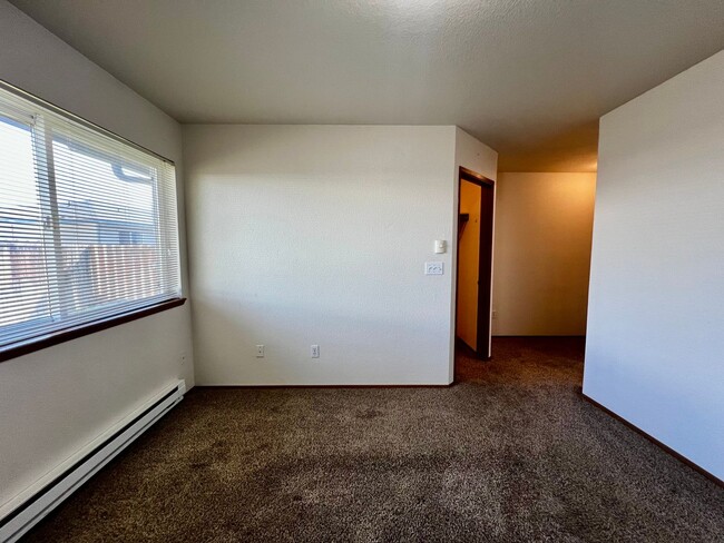 Building Photo - r205