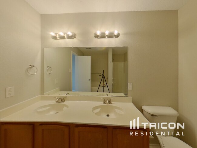 Building Photo - 5009 River Rock Blvd