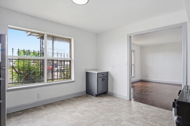 Building Photo - 2228 SW Grand Blvd