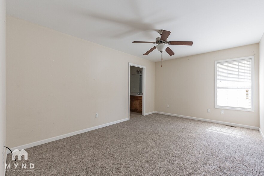 Building Photo - 902 Appleby St NW