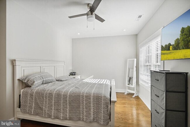 Building Photo - 1555 Rivertown Pl
