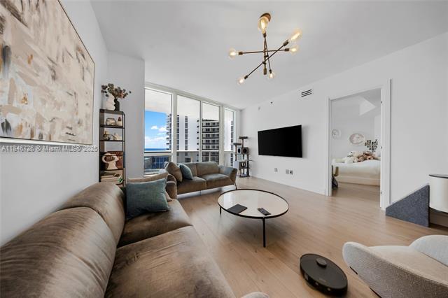 Building Photo - 16001 Collins Ave