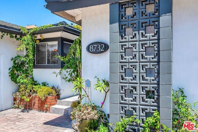 Building Photo - 8732 Villanova Ave