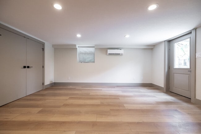 Building Photo - 331 Clover Hill Rd