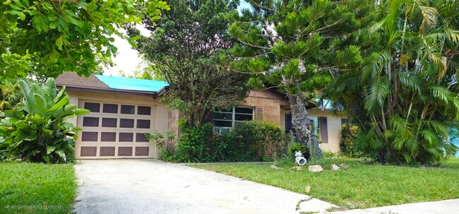 Building Photo - 1107 Hemlock Cir