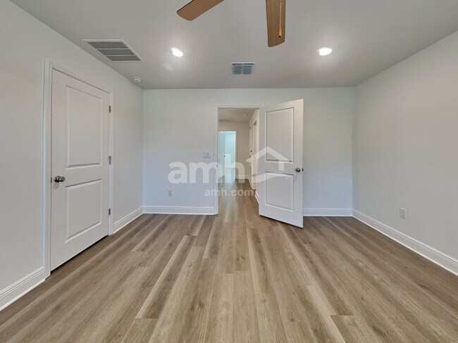 Building Photo - 6543 Atlantic Bch Ave