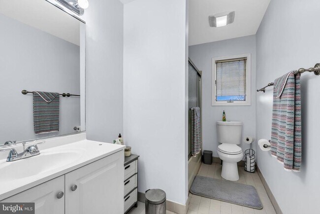 Building Photo - 2 Leicester Ln