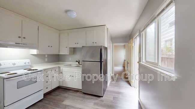 Primary Photo - 1648 Russell St