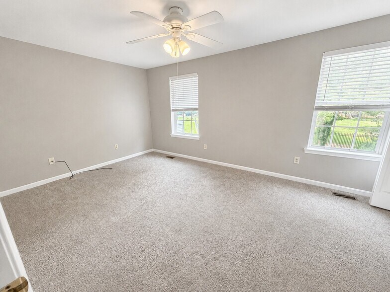 Building Photo - 739 Orley Pl