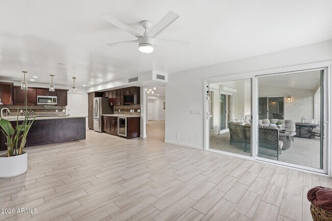 Building Photo - 7352 E Valley Vista Dr