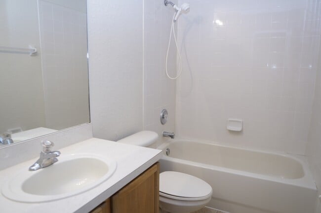 Building Photo - 3007 Langdon Ln N