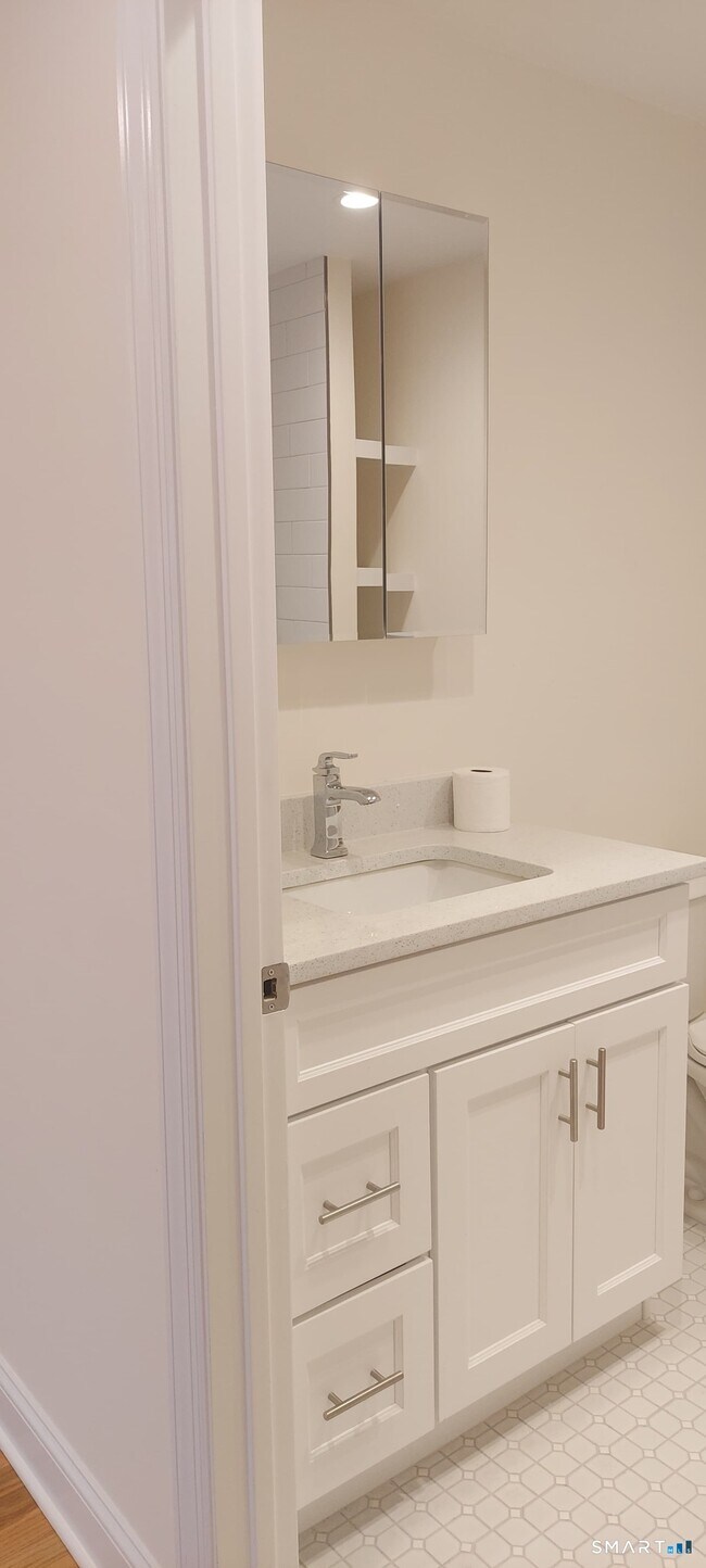 Building Photo - 67 Osborne Ave