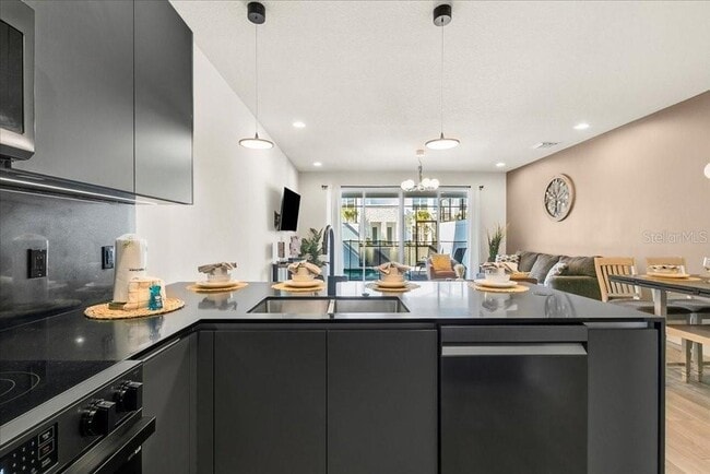 Building Photo - 1385 PEACEFUL Way