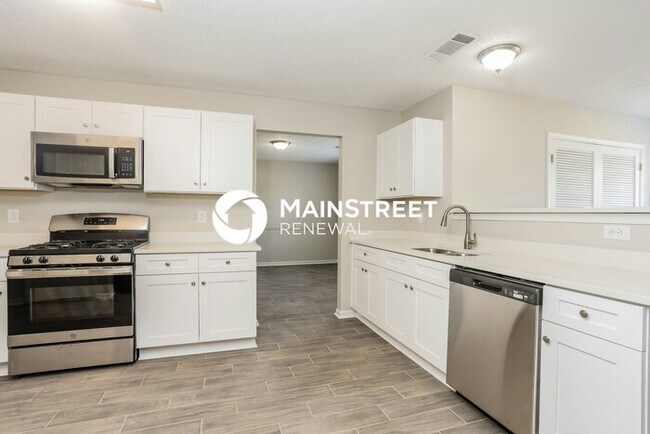 Building Photo - 4 Bedroom Pet-Friendly Home in COVINGTON, ...