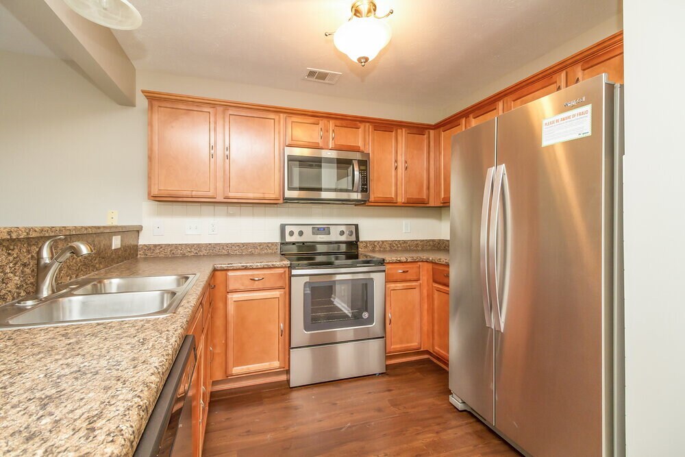 Building Photo - 913 Harvest Grove Dr
