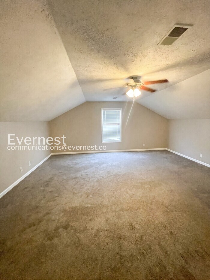 Building Photo - 1504 Apache Way