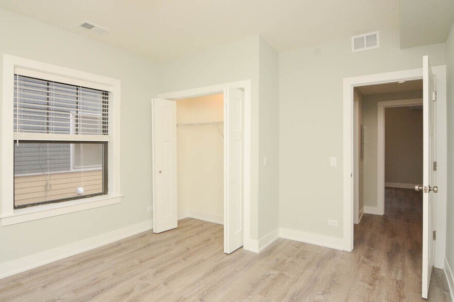 Building Photo - 1203 Maple Ave