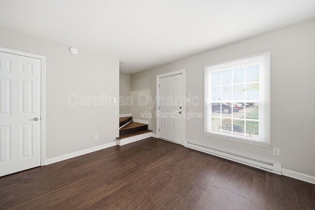 Building Photo - 325 S Gardner Ave