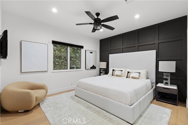 Building Photo - 5946 Woodlake Ave