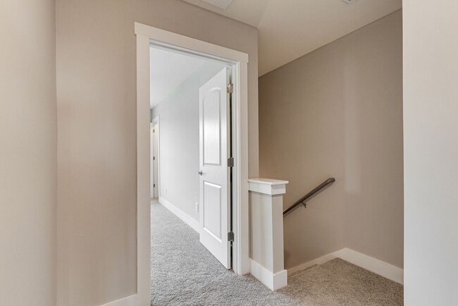Building Photo - Townhome in Goodlettsville, Only 12 miles ...