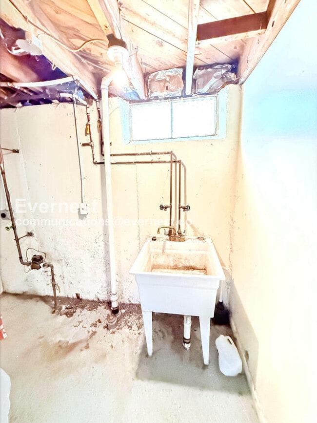 Building Photo - 19449 W Chicago