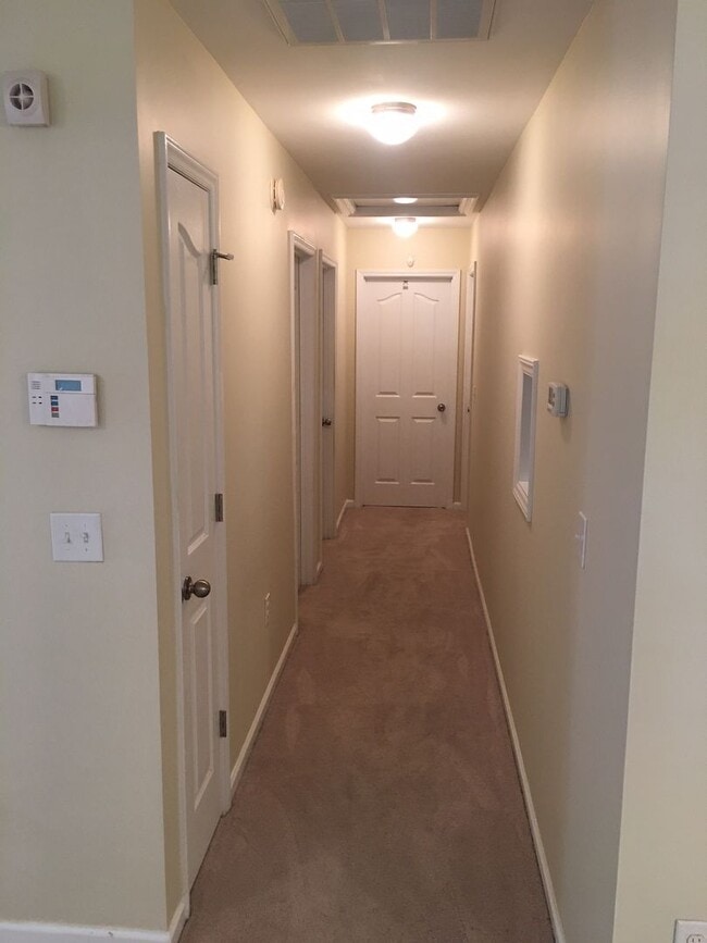 Building Photo - CHARMING 3 BEDROOM HOME IN NEW BERN!