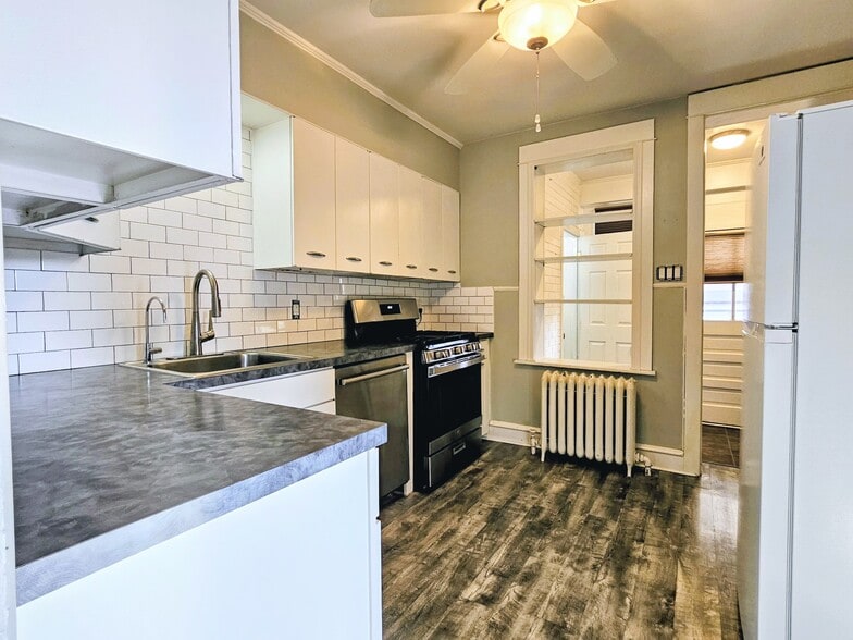 Building Photo - 324 S Broad St