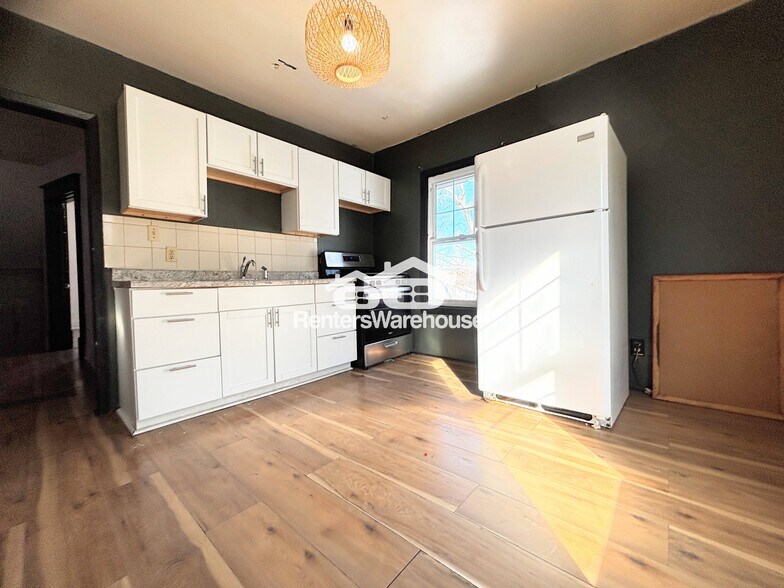 Building Photo - 1171 21st St