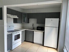 Building Photo - 4705 NW 9th Dr