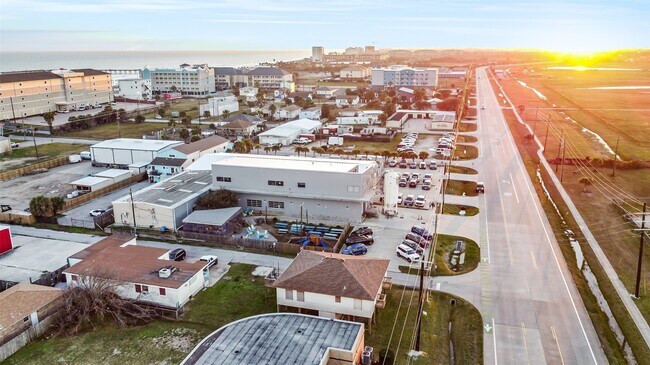 Building Photo - 3602 Alice St