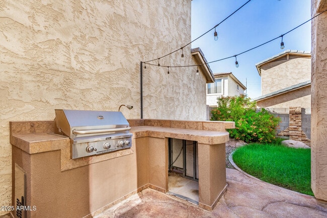 Building Photo - 1844 E Dunbar Dr