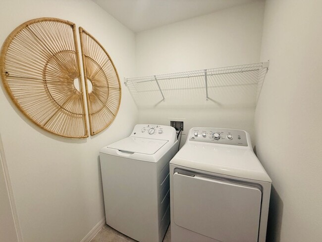 Building Photo - MOVE IN SPECIAL - Townhouse in Land O' Lakes - The Townes at Lake Thomas