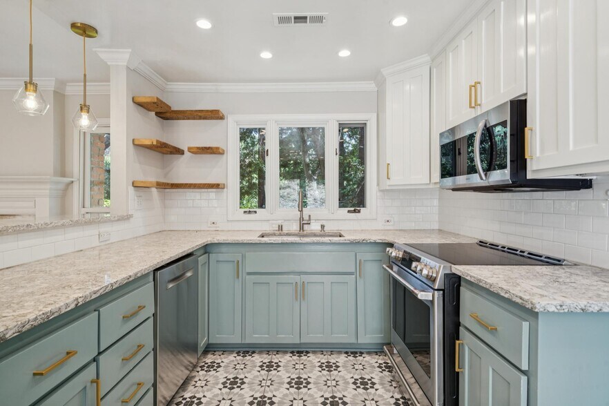 Building Photo - 3575 Springhill Rd