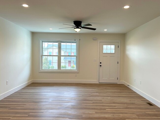 Building Photo - 324/326 Winding Branch Drive