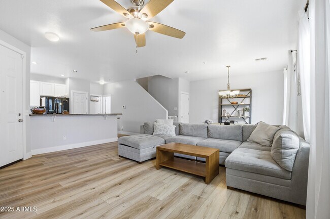 Building Photo - 1255 S Rialto