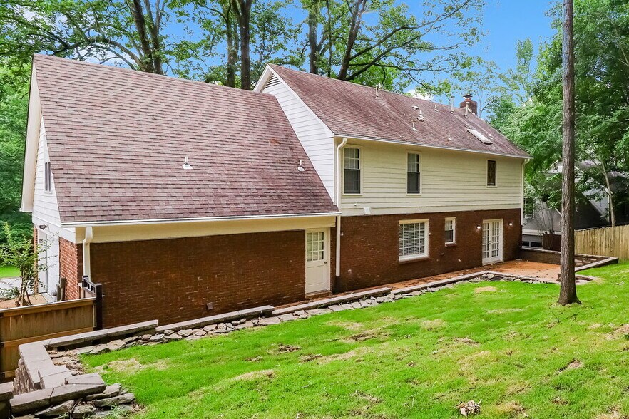 Building Photo - 329 Ericson Rd