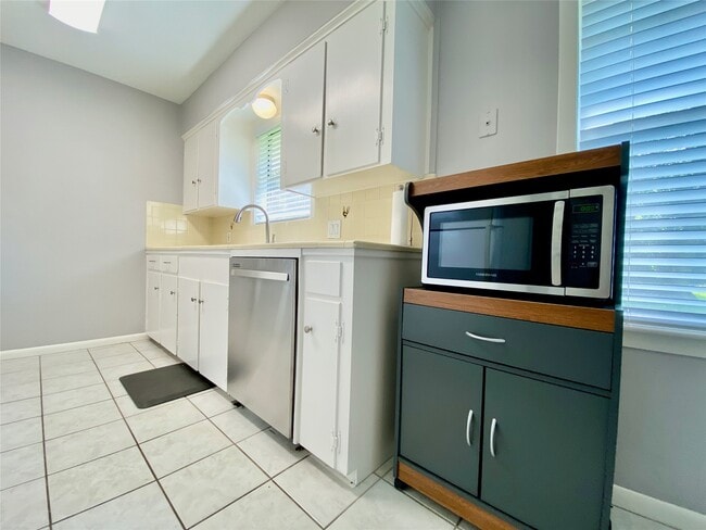 Building Photo - 1810 Mill Creek Dr