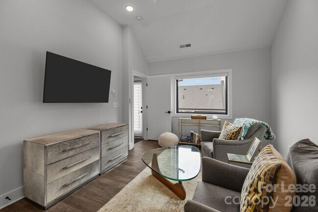 Building Photo - 1207 Minter Pl